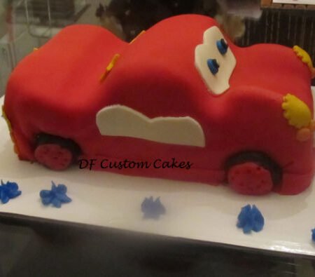 Vanilla toy car shape cake
